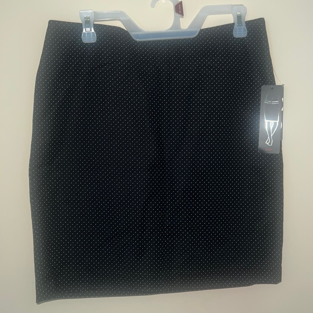 🔥NEW🔥 Dalia Modern fit Polka-dot mini skirt
